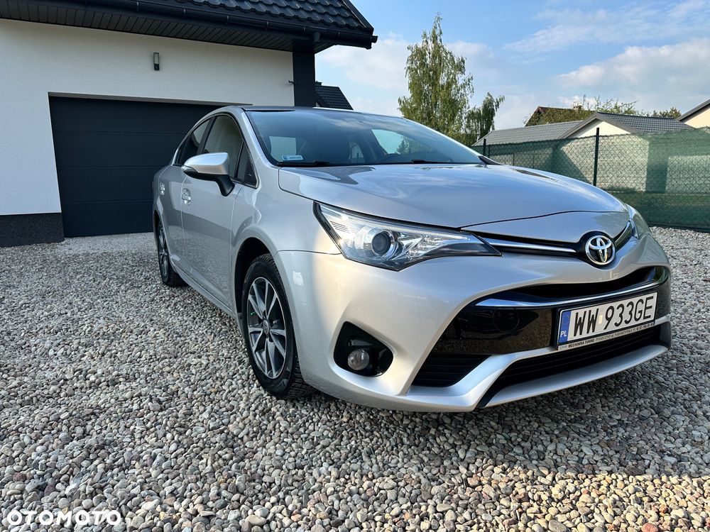 Toyota Avensis 1.8 Active - 13