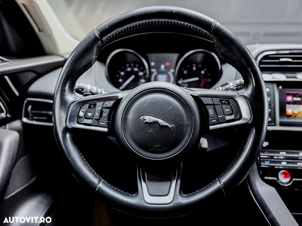 Jaguar F-Pace 25d AWD Aut. Prestige - 17