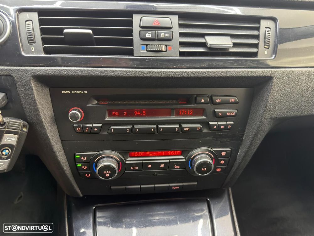 BMW 318 d Pack M - 19