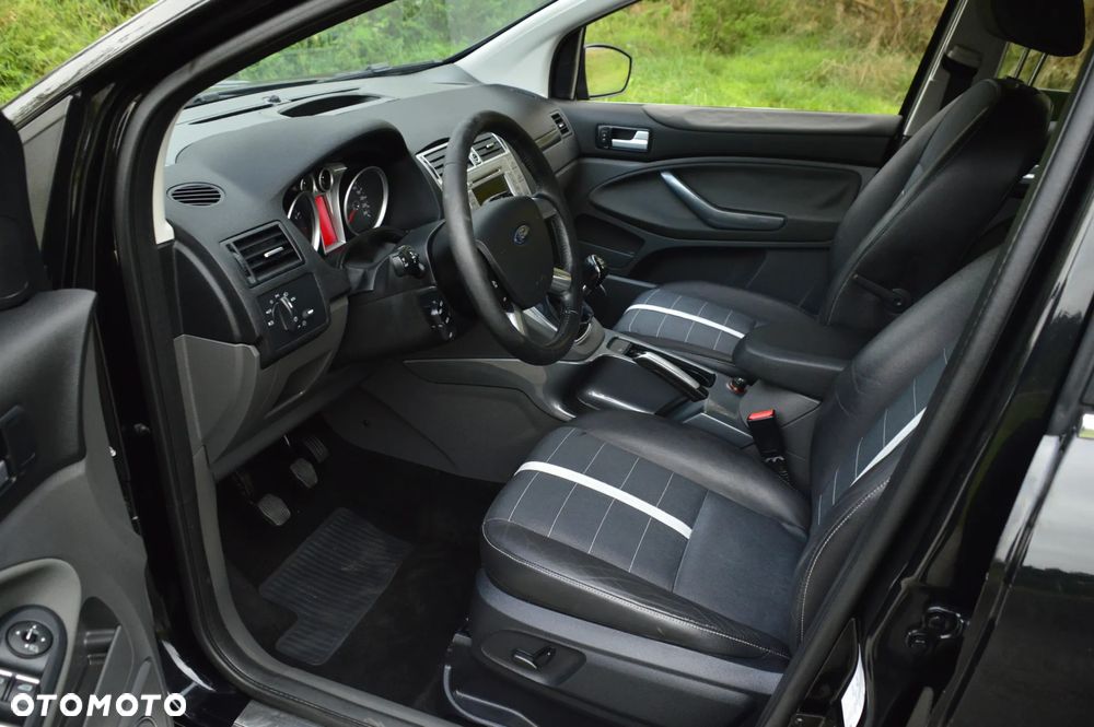 Ford Kuga 2.5 4x4 Titanium - 4