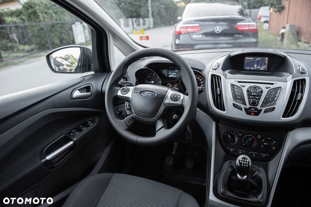 Ford Grand C-MAX - 29