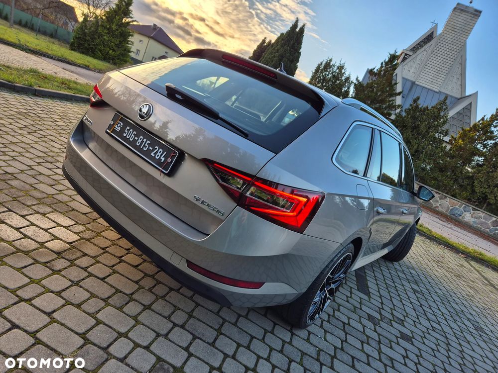 Skoda Superb 2.0 TDI Premium Edition - 7