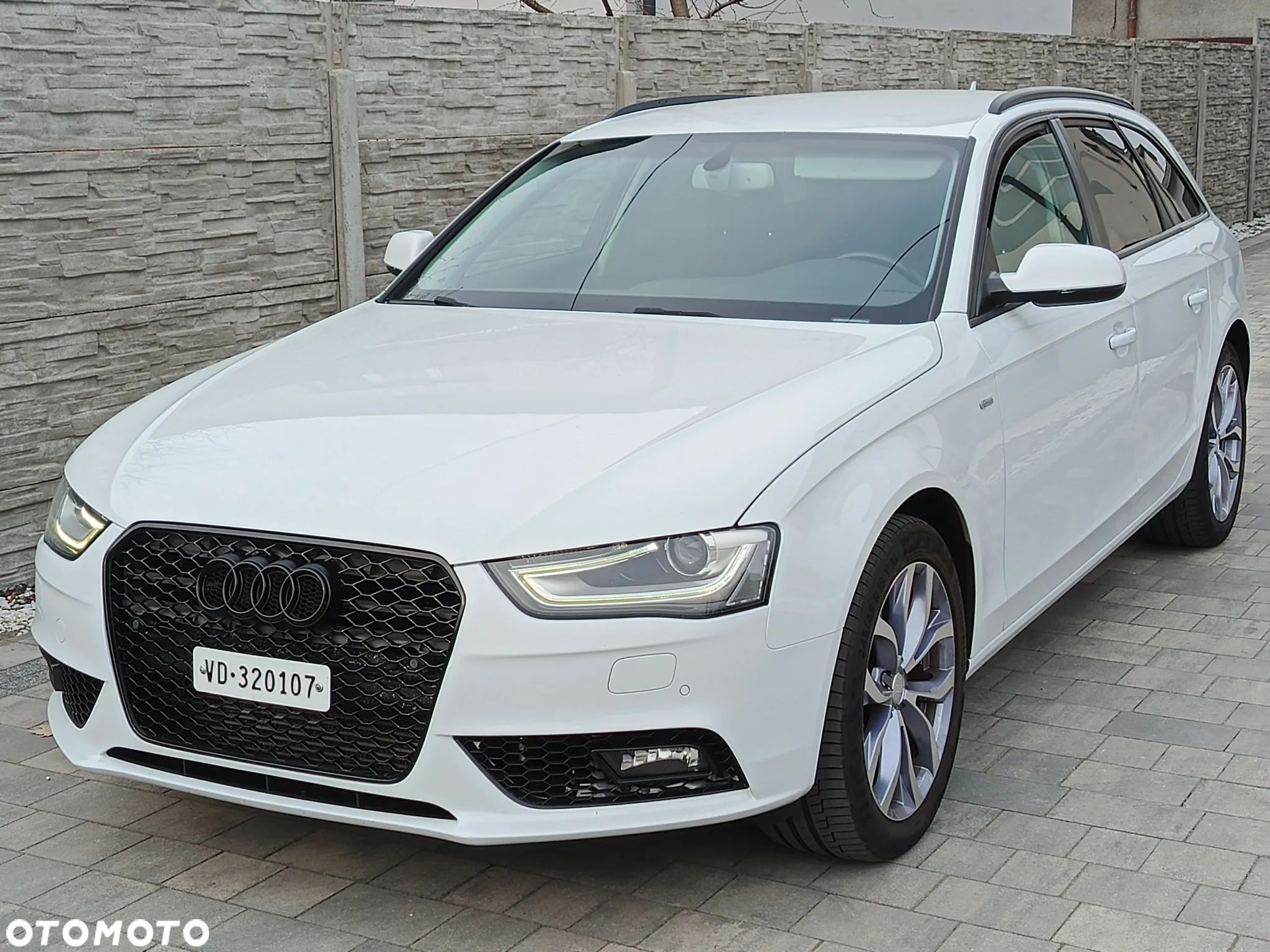 Audi A4 - 1