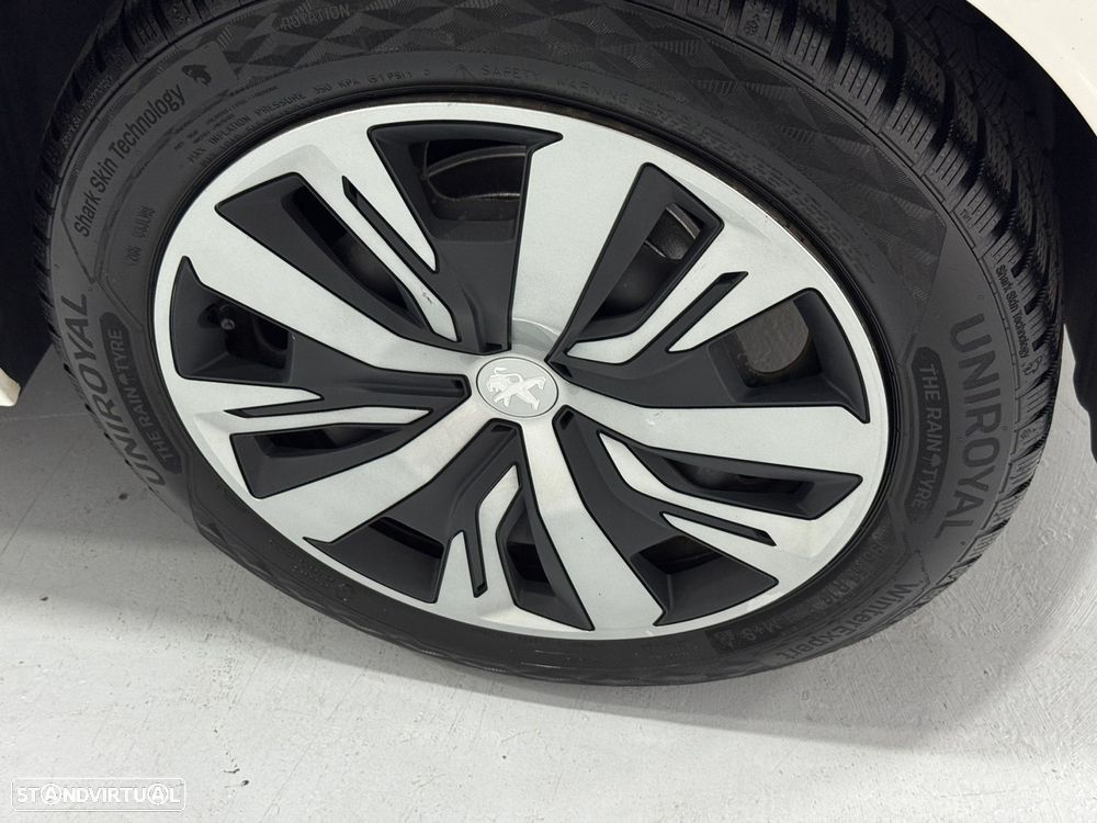 Peugeot 208 1.2 PureTech Active Pack - 26