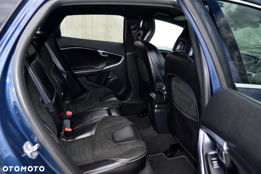 Volvo V40 D3 Geartronic R Design - 12