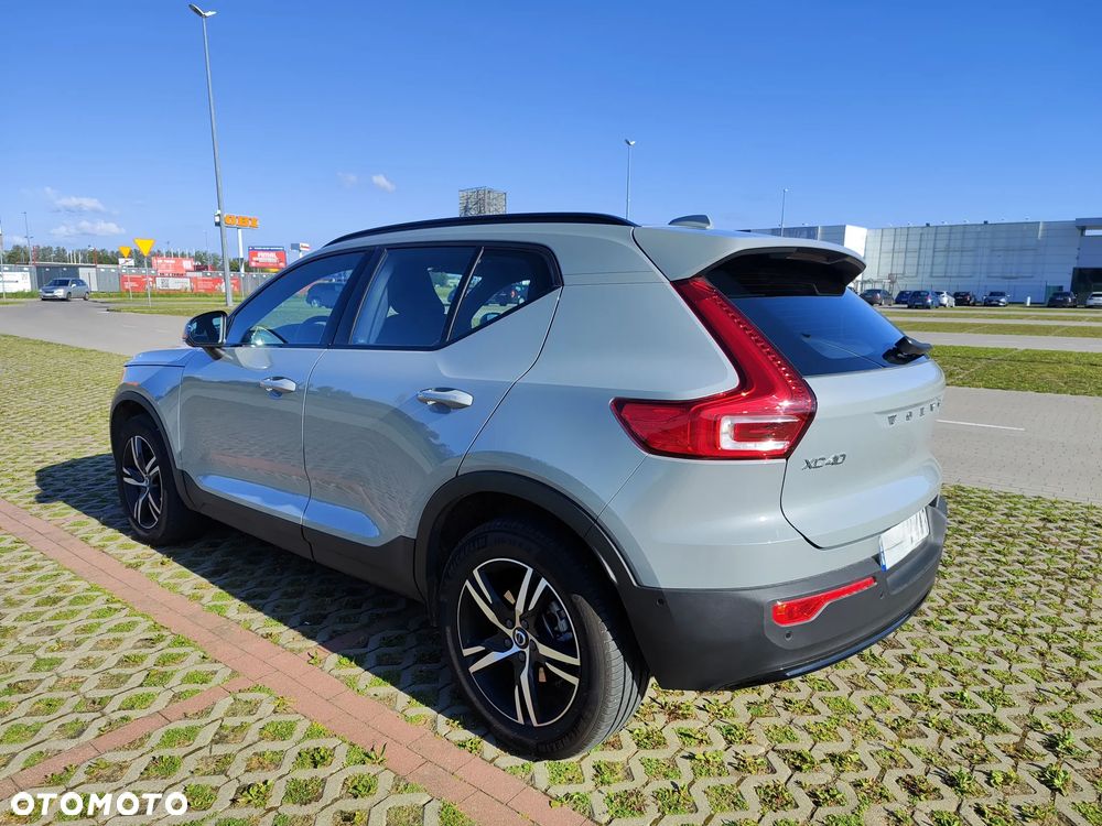 Volvo XC 40 B3 Plus Dark - 2
