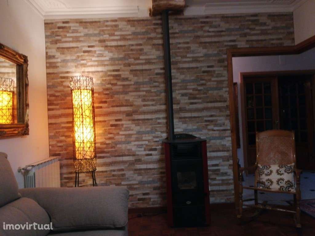 Moradia em Sernancelhe para investimento, com vistas sobre o campo - Grande imagem: 5/32