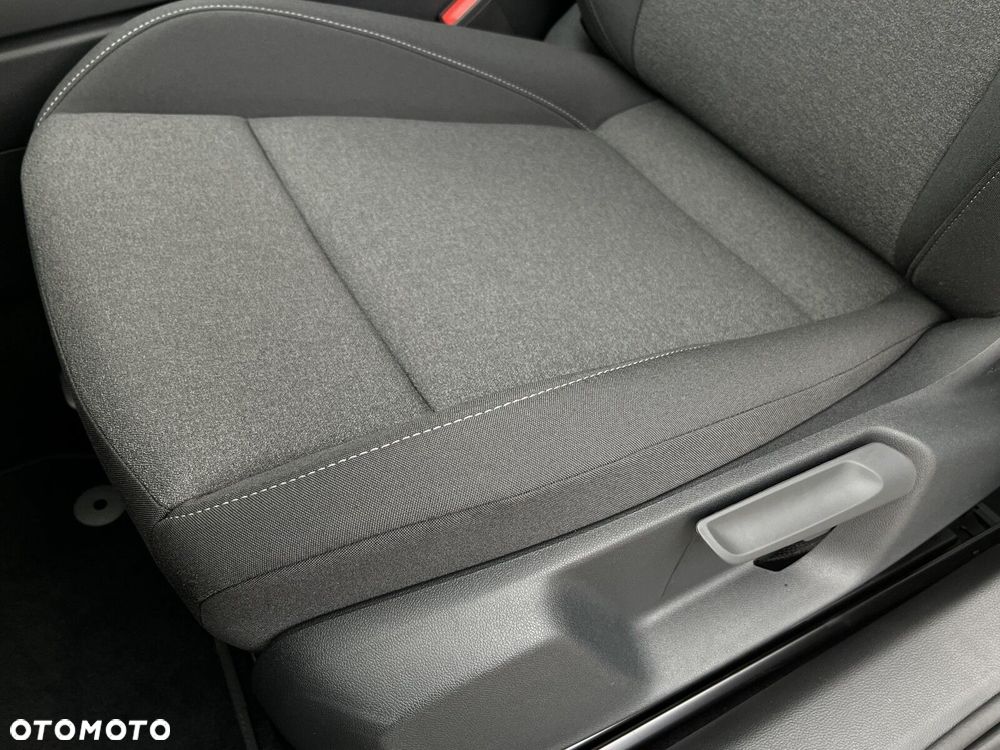 Volkswagen Passat - 13