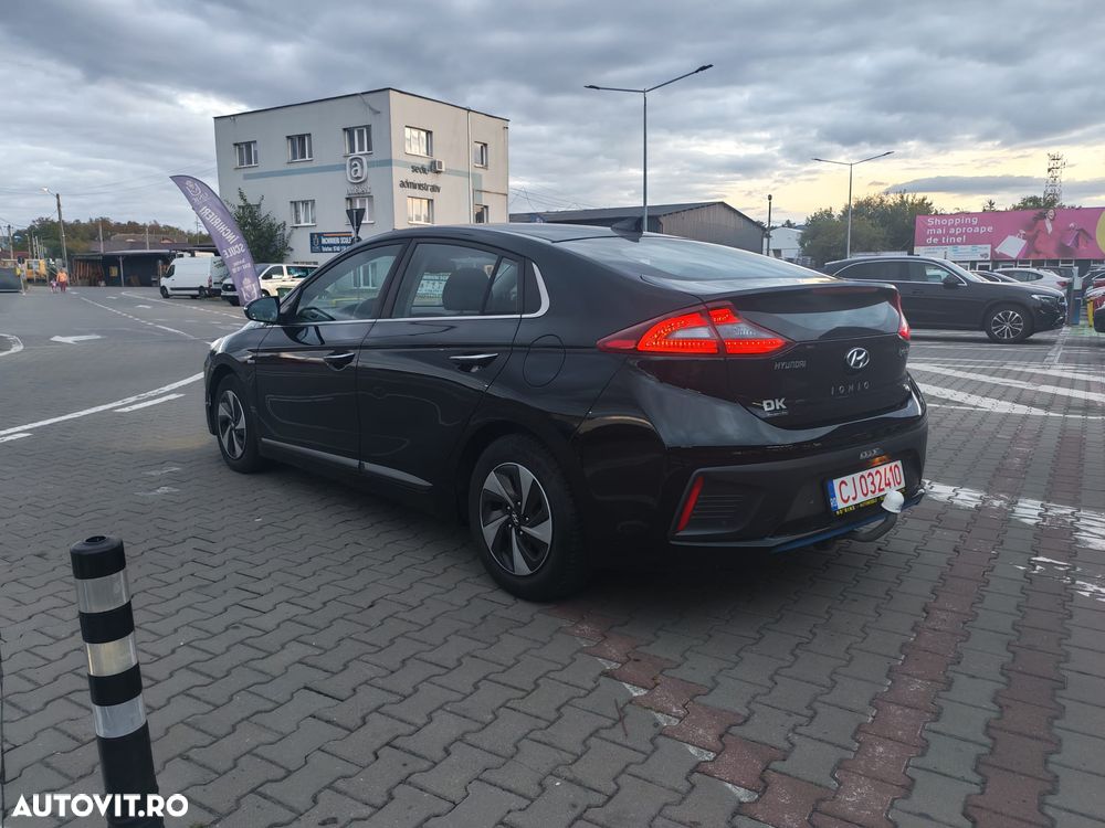 Hyundai IONIQ 1.6 GDI Premium - 17
