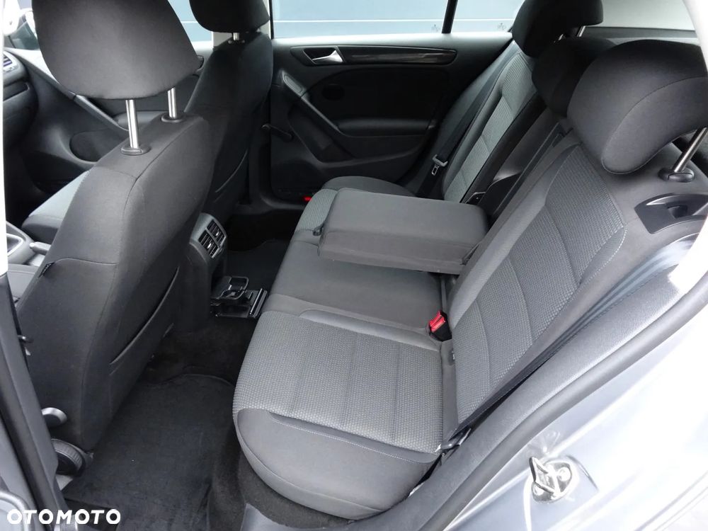 Volkswagen Golf 1.6 Comfortline - 23