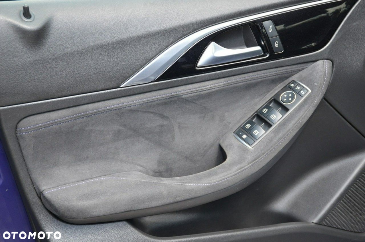 Infiniti Q30 - 6