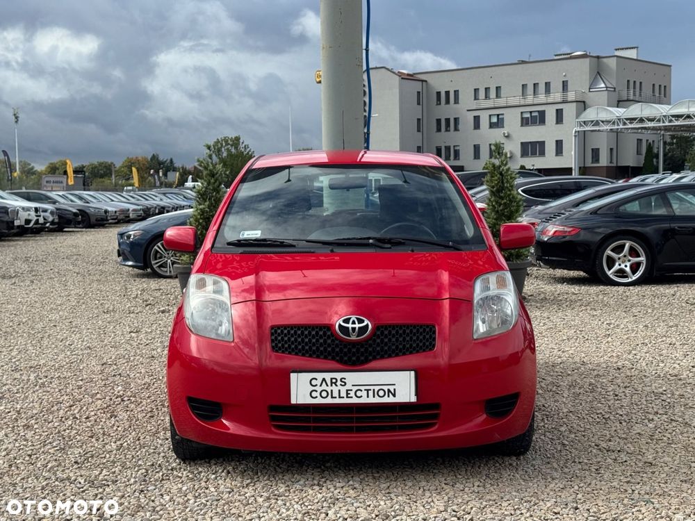 Toyota Yaris 1.3 - 9