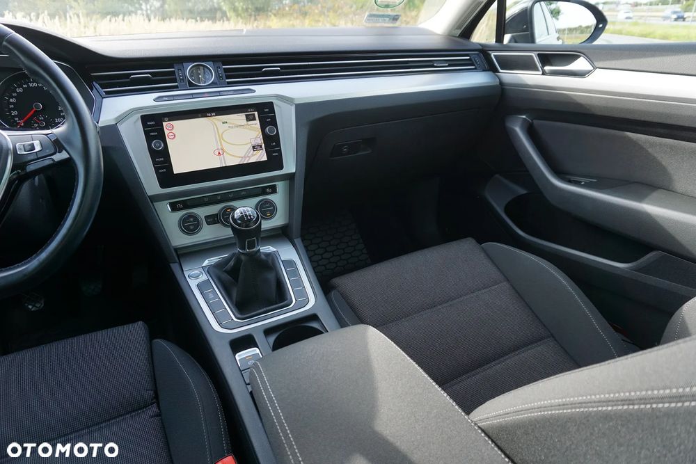 Volkswagen Passat 2.0 TDI BMT Comfortline - 15
