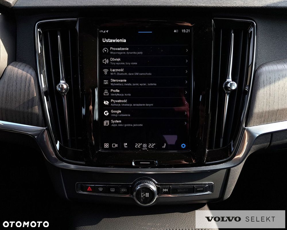 Volvo V90 Cross Country - 22