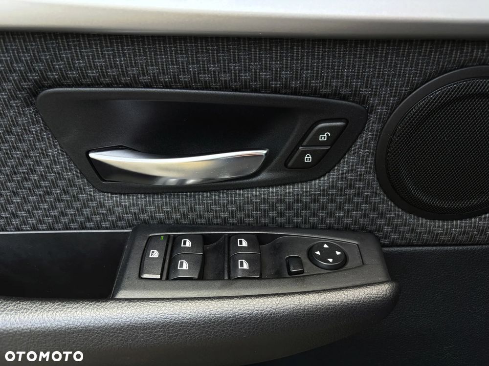 BMW Seria 2 218d Sport-Aut Advantage - 33