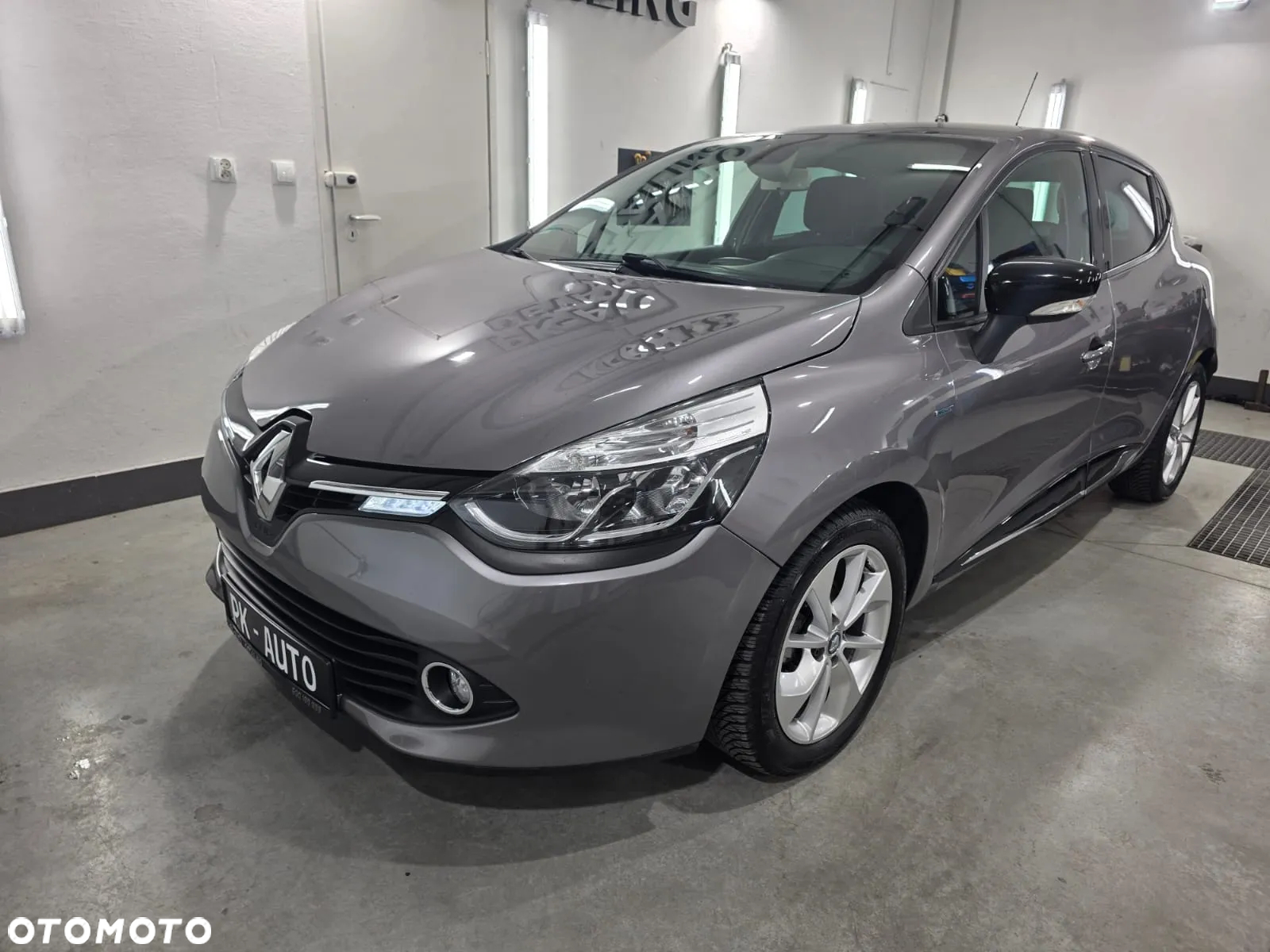 Renault Clio 1.2 16V 75 LIMITED - 5