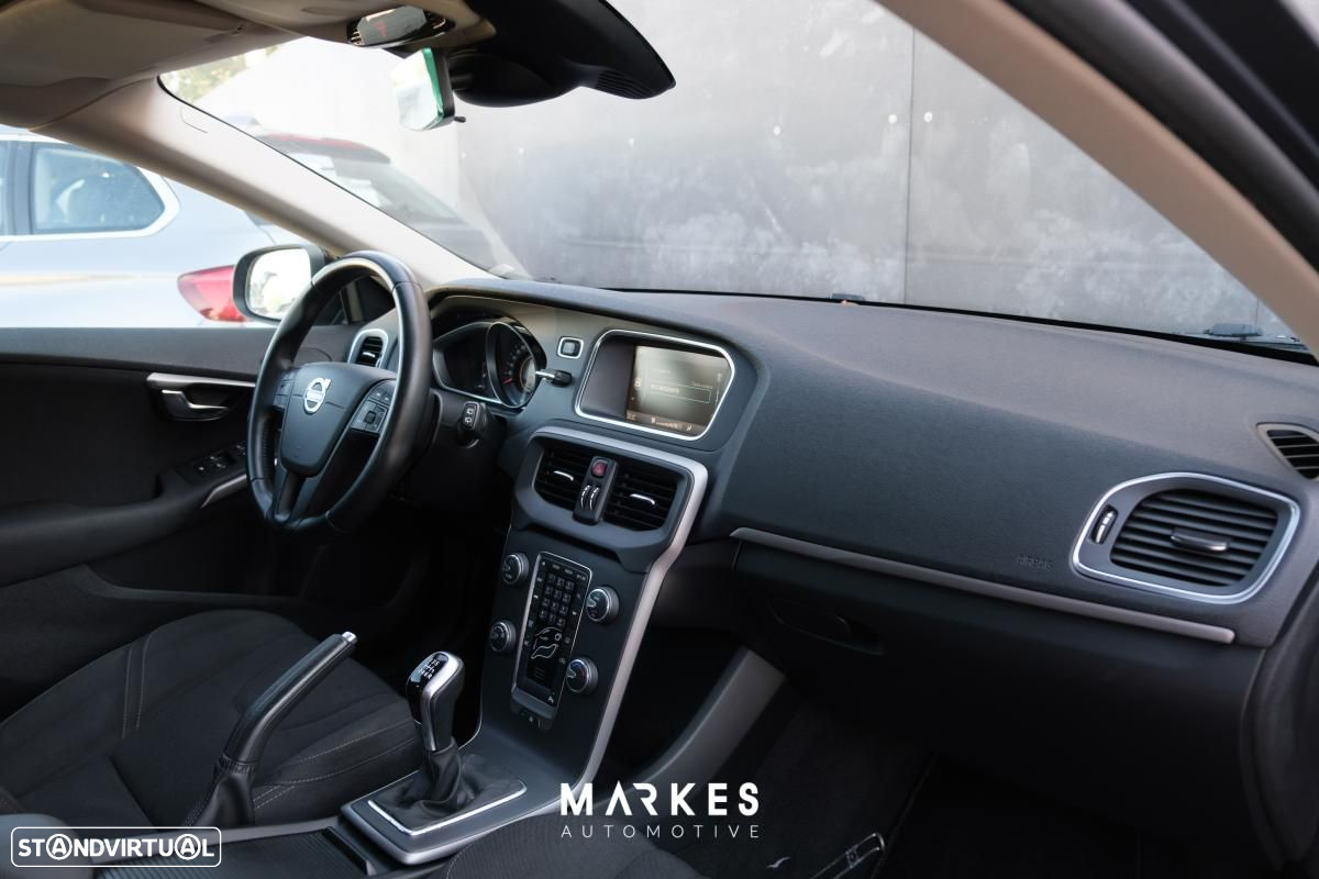 Volvo V40 1.6 D2 Momentum - 21