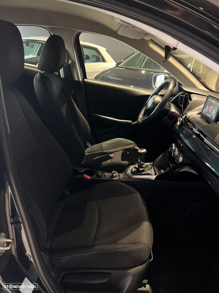 Mazda 2 1.5 Sky.Evolve - 21