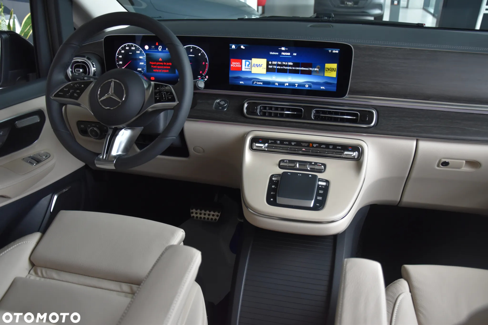 Mercedes-Benz Klasa V - 7