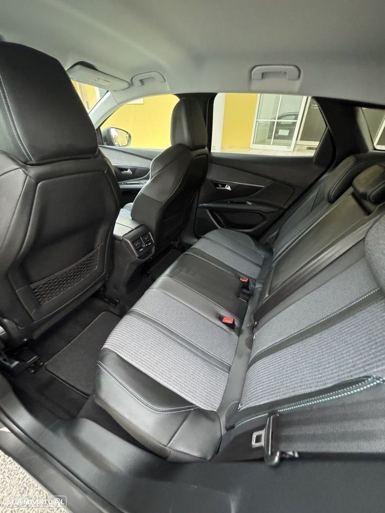 Peugeot 3008 1.2 PureTech Allure EAT8 - 30