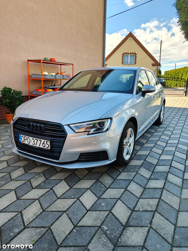 Audi A3 Sportback - 1