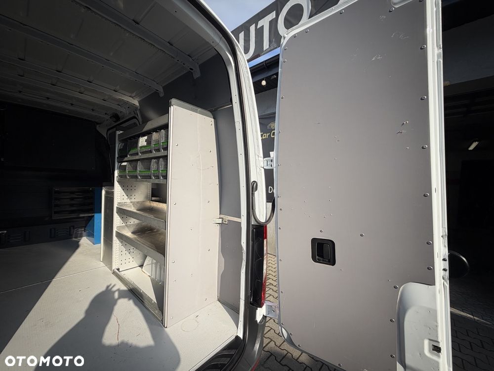 Mercedes-Benz Sprinter - 26