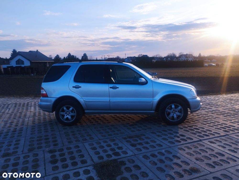 Mercedes-Benz ML 500 - 4