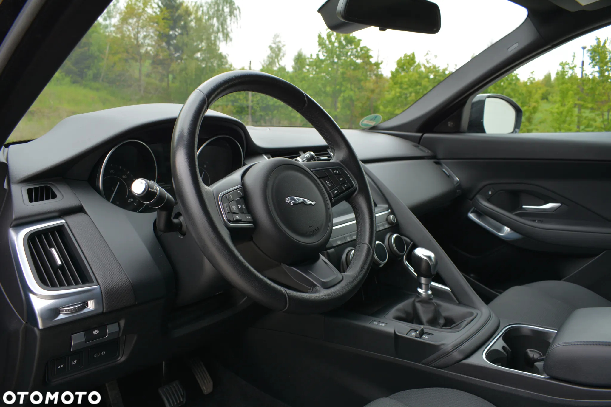 Jaguar E-Pace - 22
