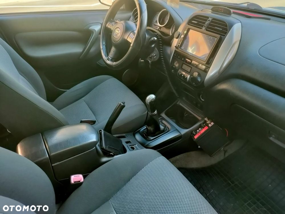Toyota RAV4 2.0 D-4D 4x4 - 17