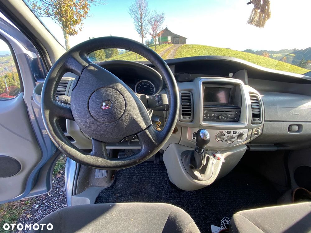 Renault Trafic Grand Passenger Black Edition - 6
