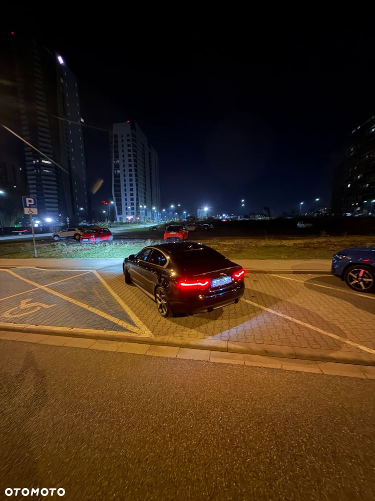 Jaguar XE 2.0 P300 AWD 300 Sport - 14