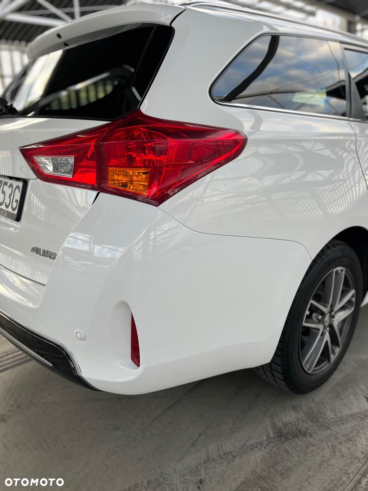 Toyota Auris - 12