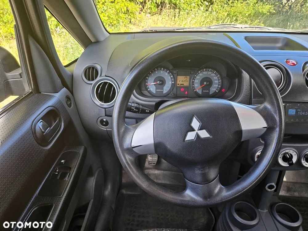 Mitsubishi Colt 1.1 Invite Edition Gold - 18