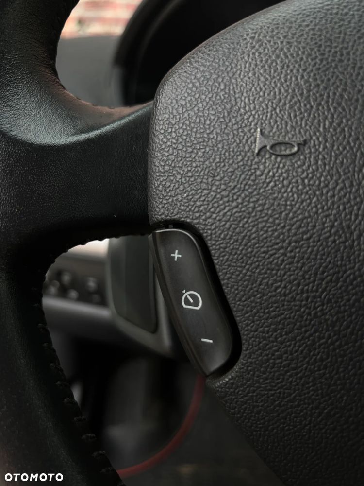 Renault Clio - 22