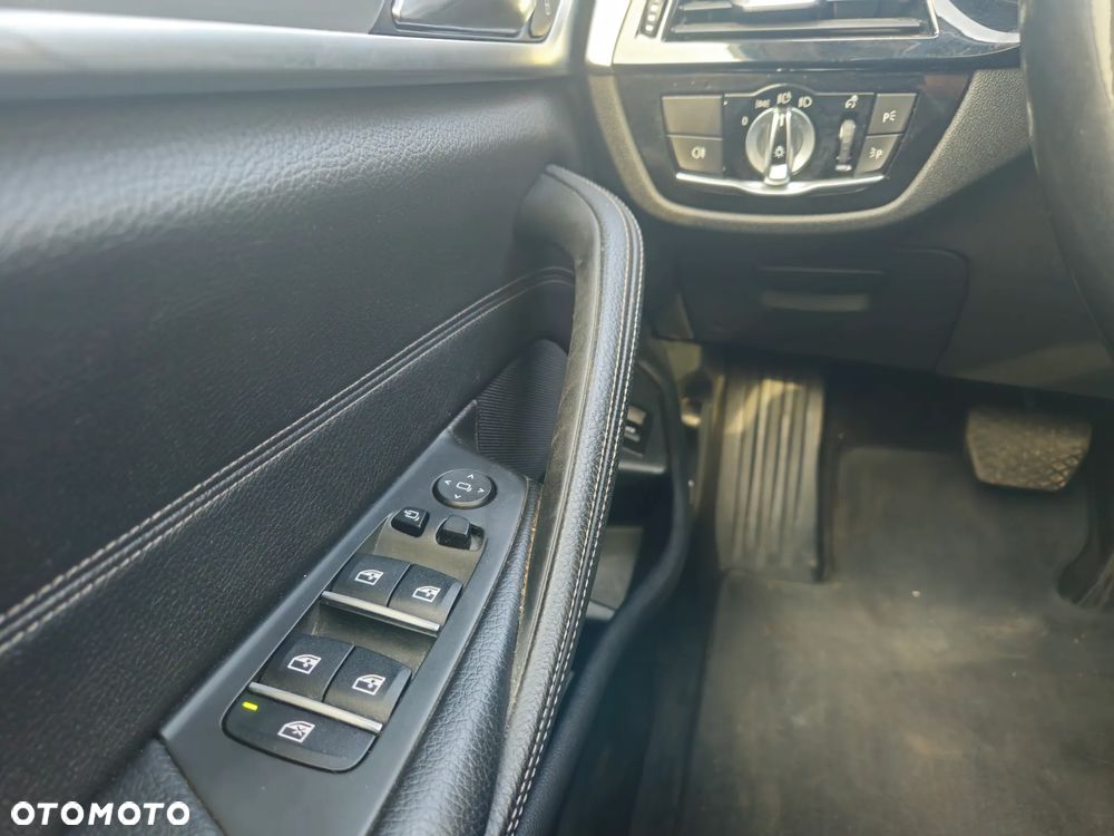 BMW Seria 5 520d Luxury Line - 27