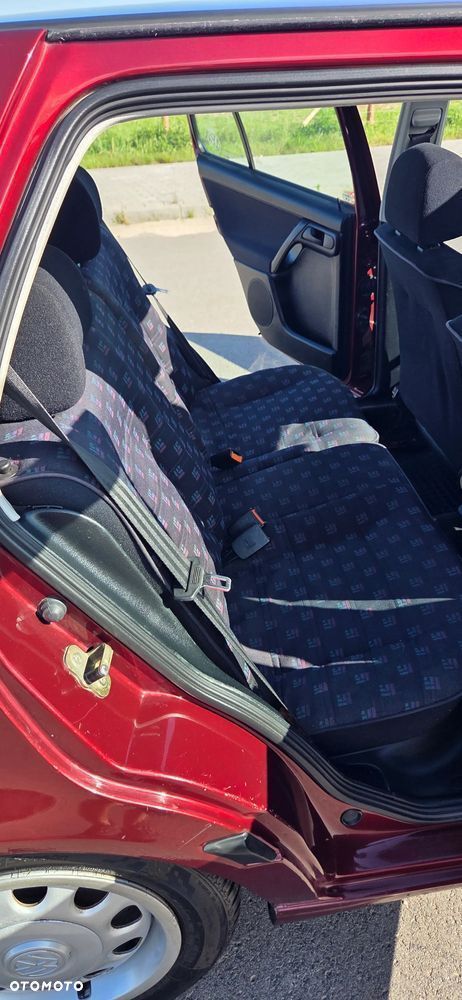 Volkswagen Golf 1.6 GL - 15