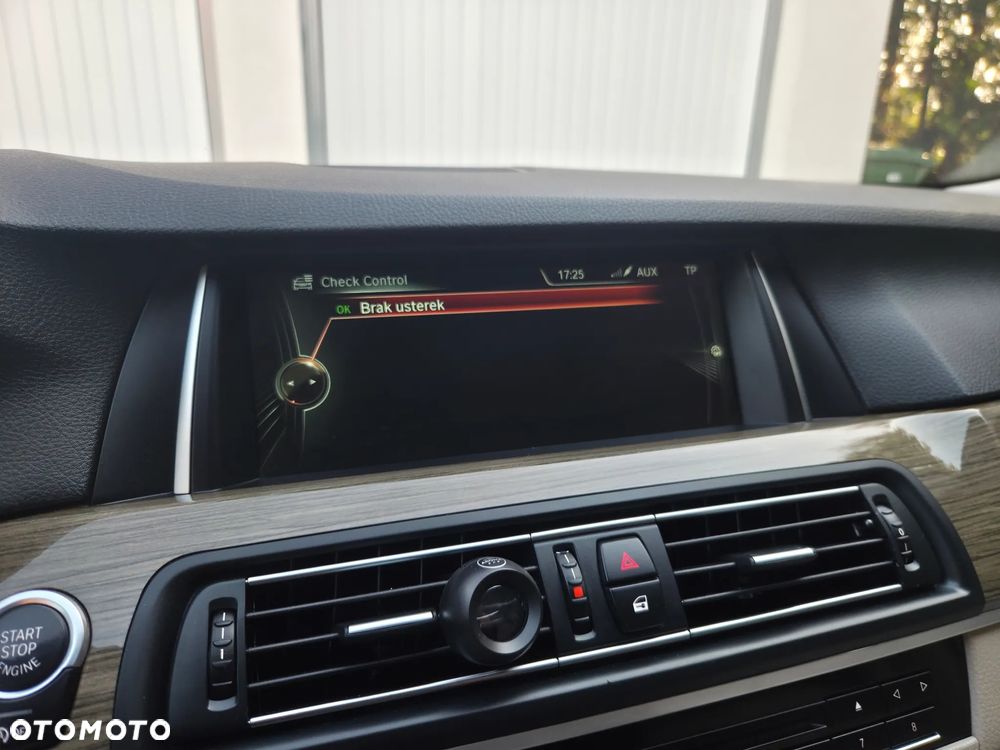 BMW Seria 5 525d xDrive Modern Line - 33