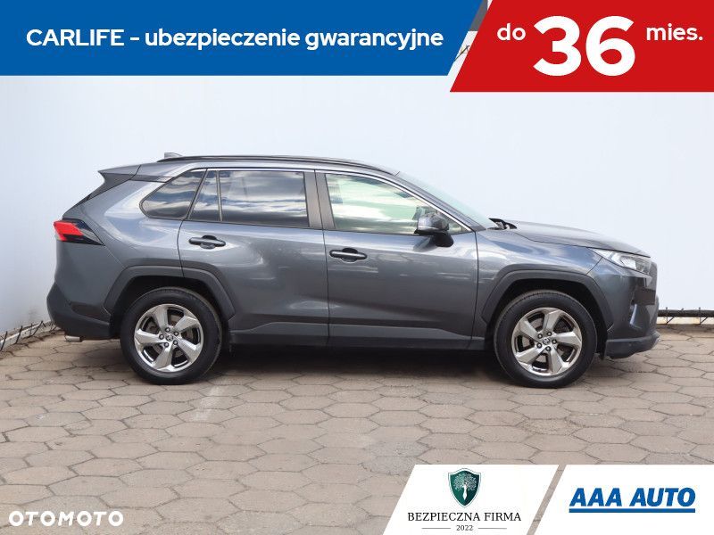 Toyota RAV4 - 8