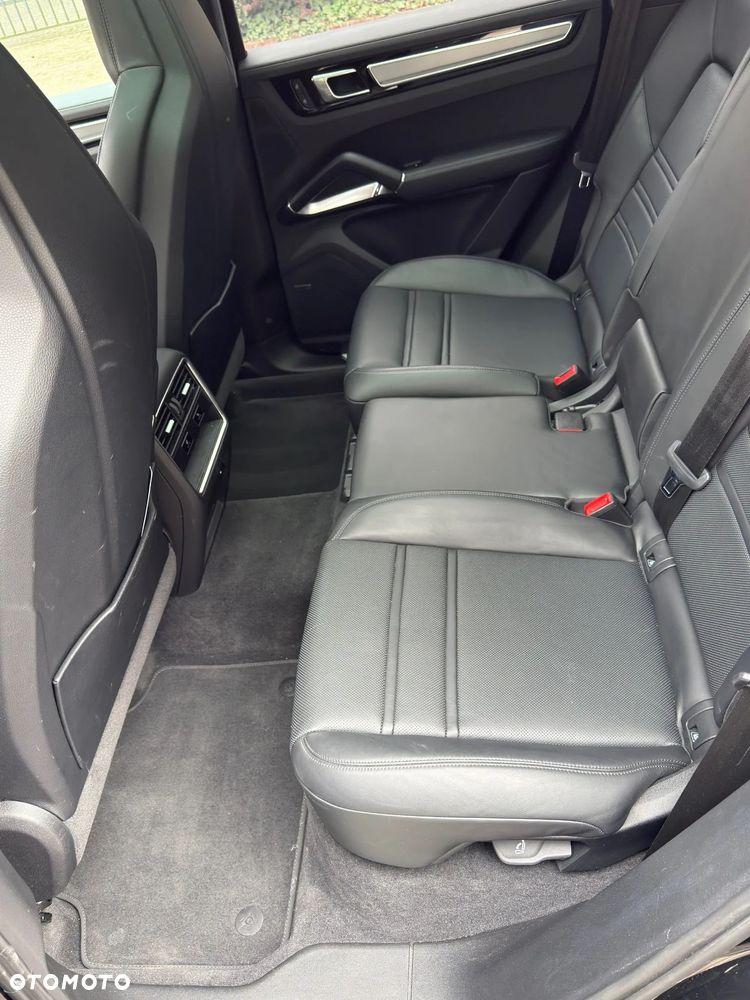 Porsche Cayenne - 12