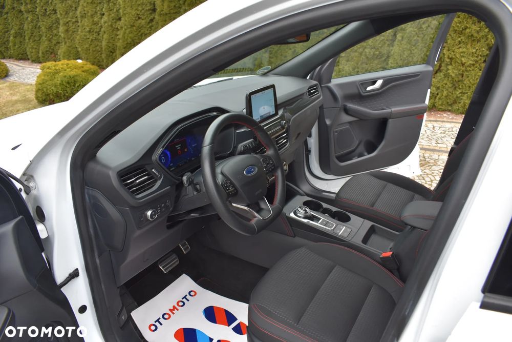 Ford Kuga 1.5 EcoBlue ST-LINE - 28