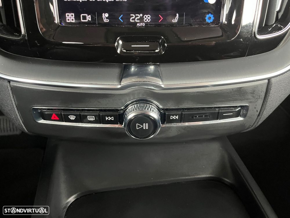 Volvo XC 60 2.0 B4 R-Design Geartronic - 30