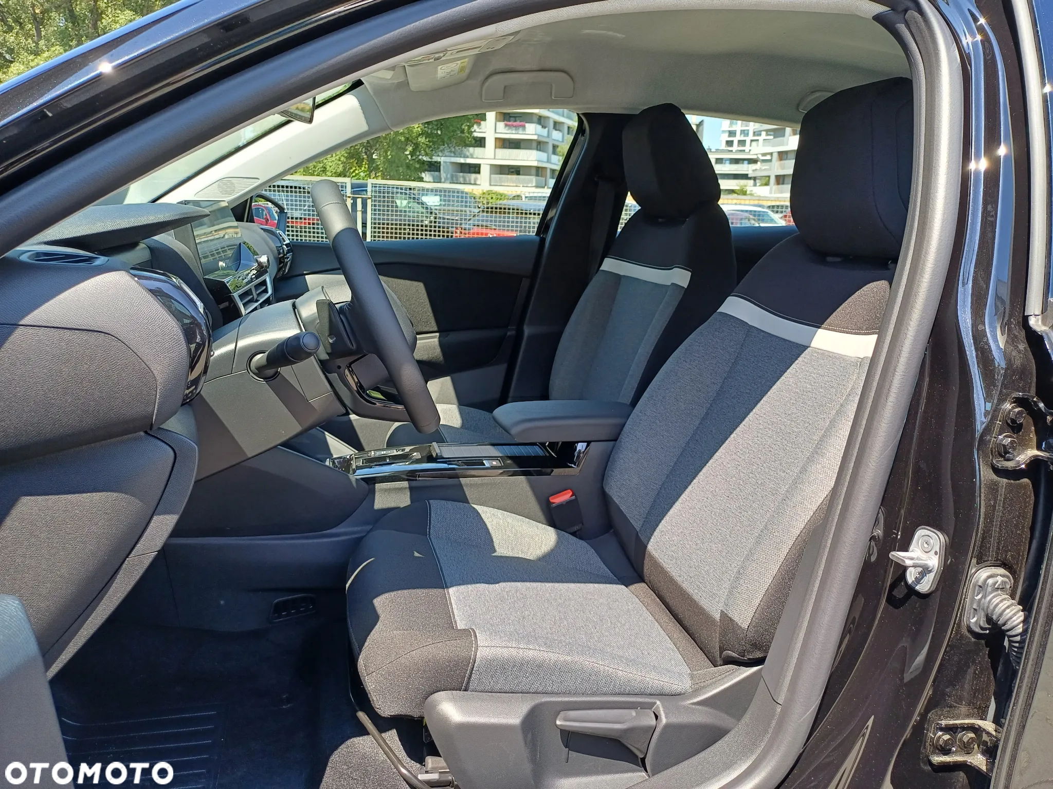 Citroën C4 1.2 mHEV You eDCT6 - 12