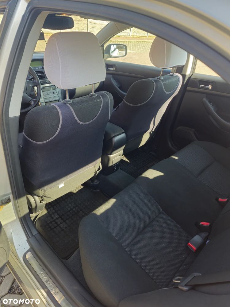 Toyota Avensis 1.8 VVT-i Sol - 10