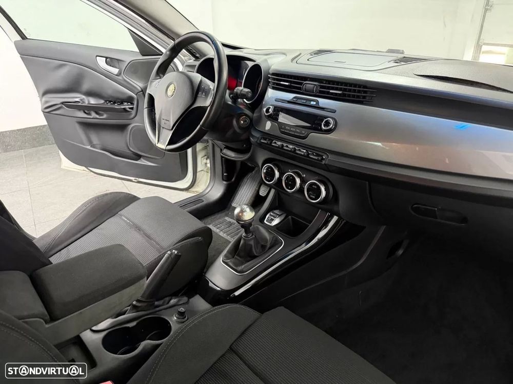 Alfa Romeo Giulietta 1.6 JTDM Exclusive - 17
