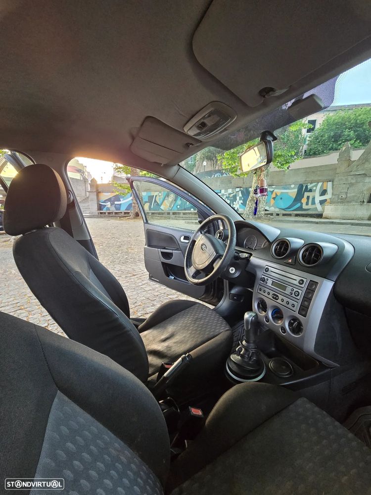 Ford Fiesta 1.25 Trend - 4