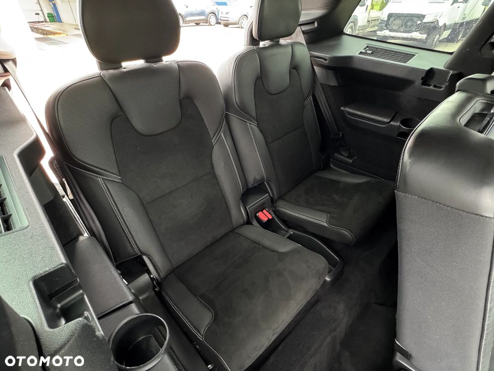 Volvo XC 90 D5 AWD R-Design 7os - 12
