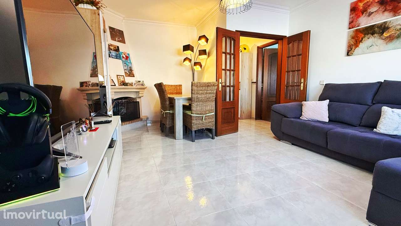 Apartamento T2 situado no 1.º andar, na Quinta do Conde - Grande imagem: 5/21