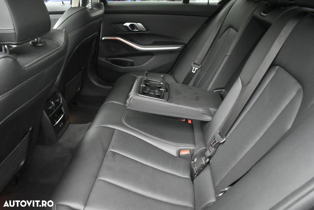 BMW Seria 3 320d xDrive AT Luxury Line - 16