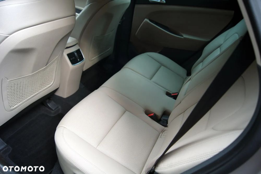 Hyundai Tucson blue 1.7 CRDi 2WD Trend - 28