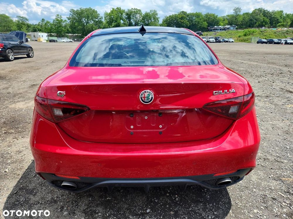 Alfa Romeo Giulia 2.0 Turbo TI Q4 - 6